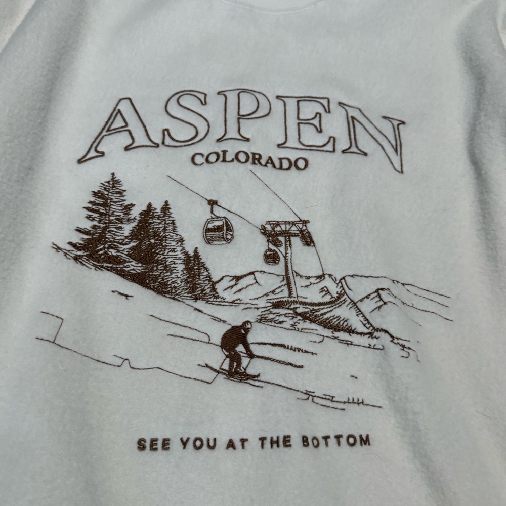 ⛷️ Aspen Colorado Cozy White Crewneck Sweatshirt M ⛷️ - Picture 2 of 3